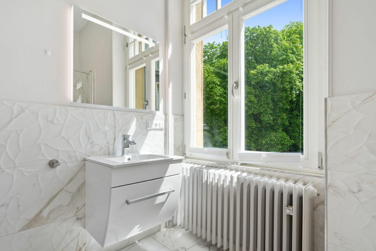 Villa W Shared Bathroom&kitchen In Luxury Luxemburg